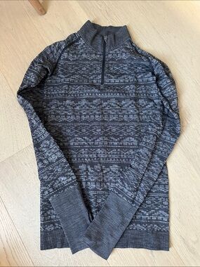 Lululemon Women Grey Patterned Half-Zip Sweater